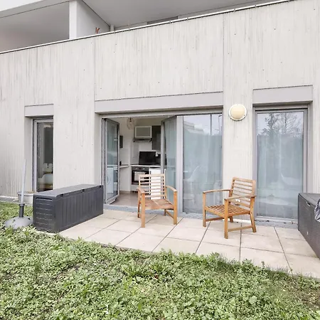 2 Pieces Avec Terrasse Proche Transport *